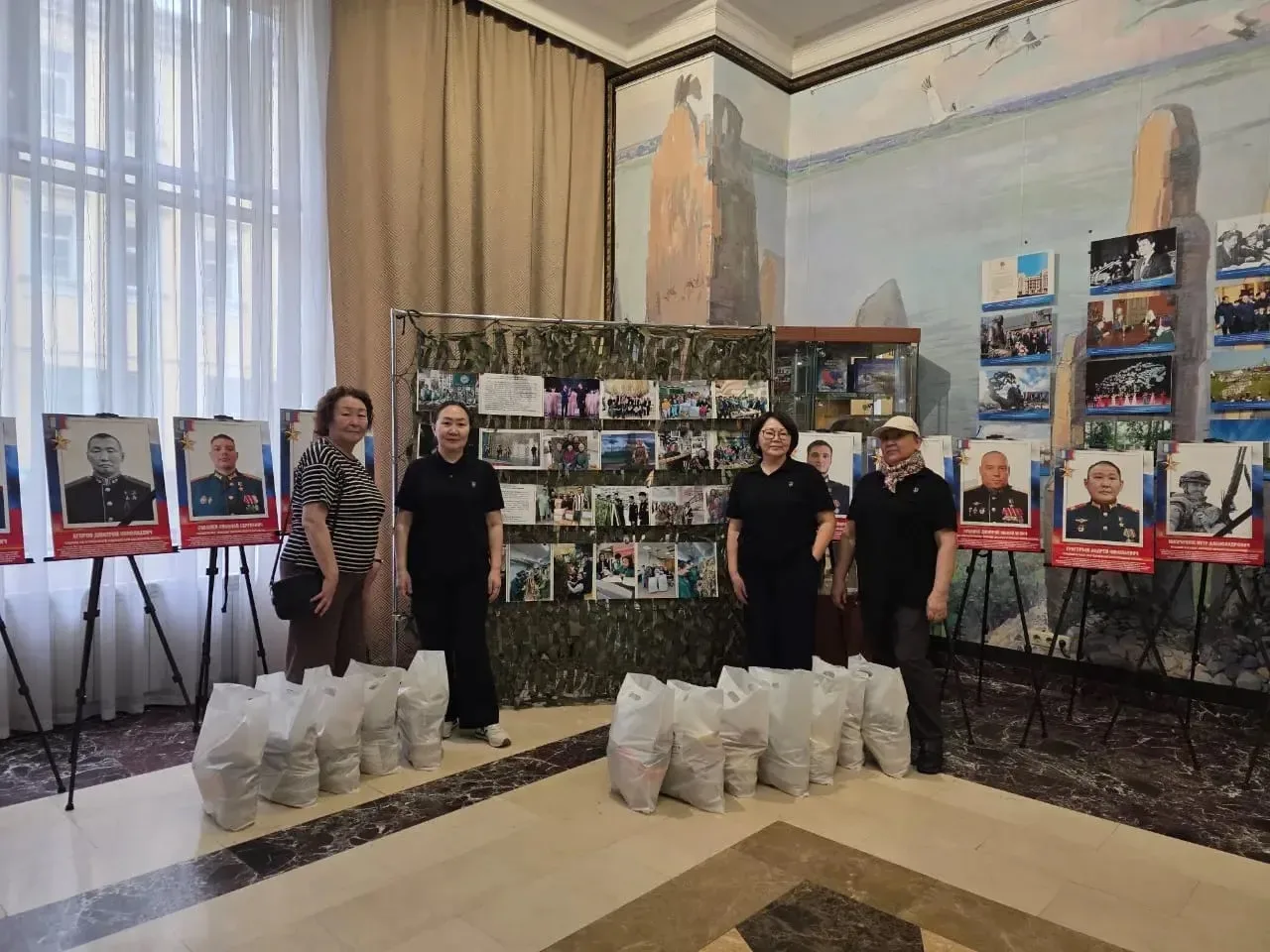 Коллектив Саха театра доставил гуманитарную помощь в московские госпитали Коллектив Саха театра доставил гуманитарную помощь в московские госпитали