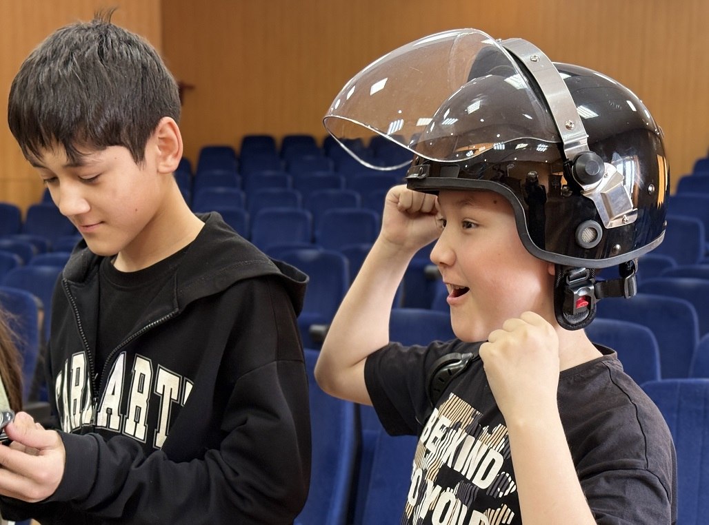 В мире закона и порядка: дети заглянули в закулисье полицейских будней В мире закона и порядка: дети заглянули в закулисье полицейских будней