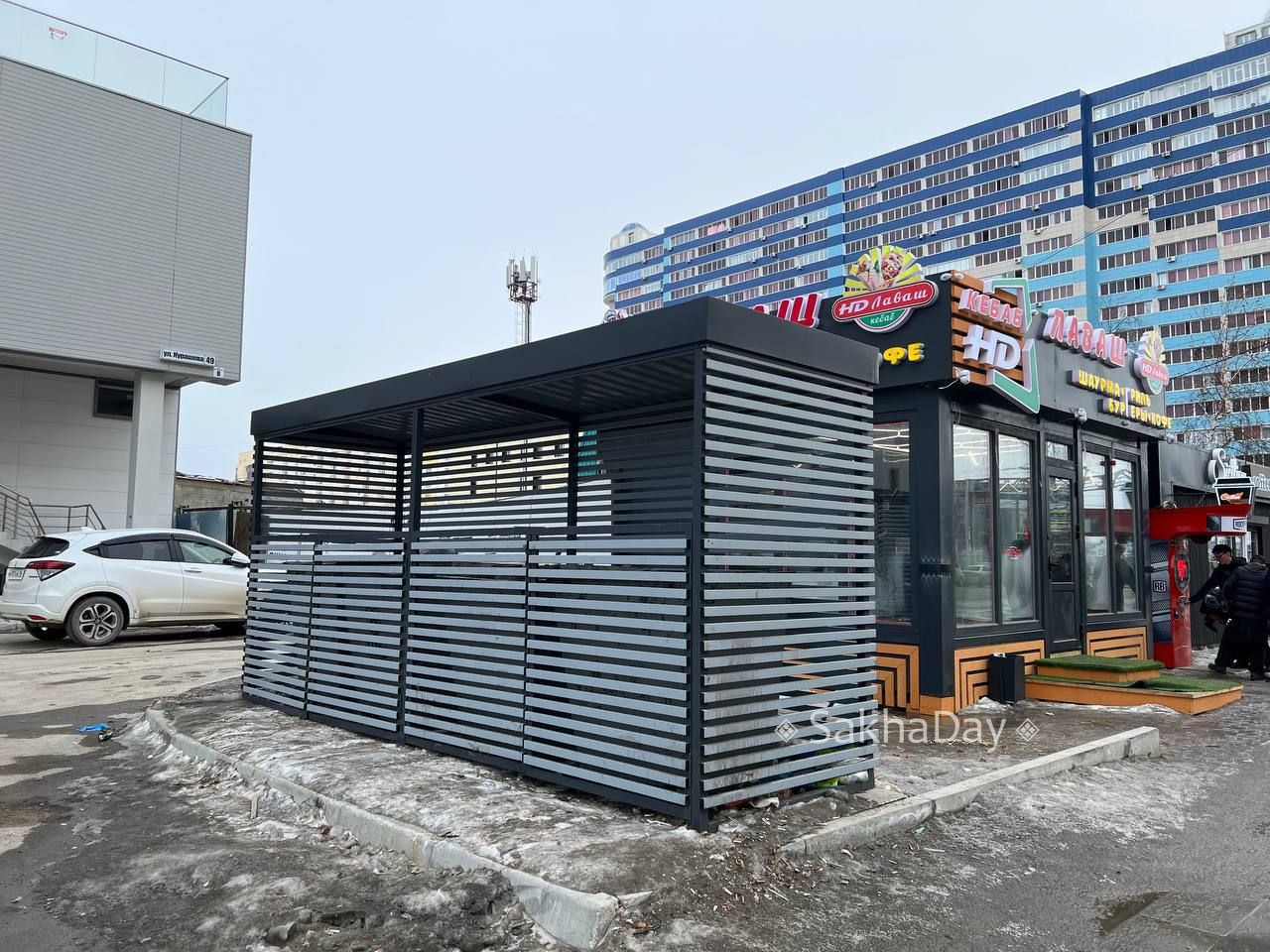 Одна из самых красивых "архитектурных" улиц Якутска Одна из самых красивых "архитектурных" улиц Якутска