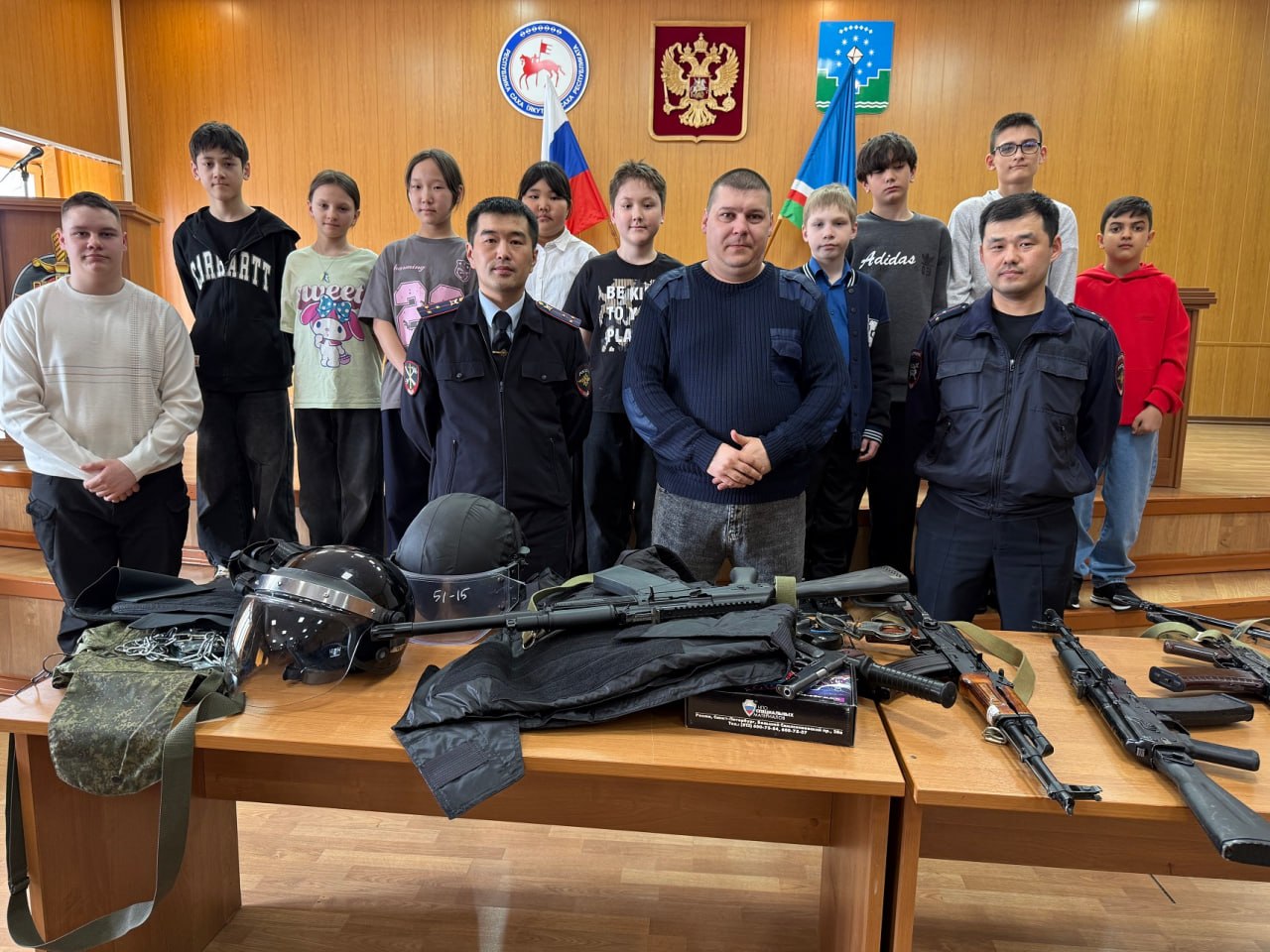 В мире закона и порядка: дети заглянули в закулисье полицейских будней В мире закона и порядка: дети заглянули в закулисье полицейских будней