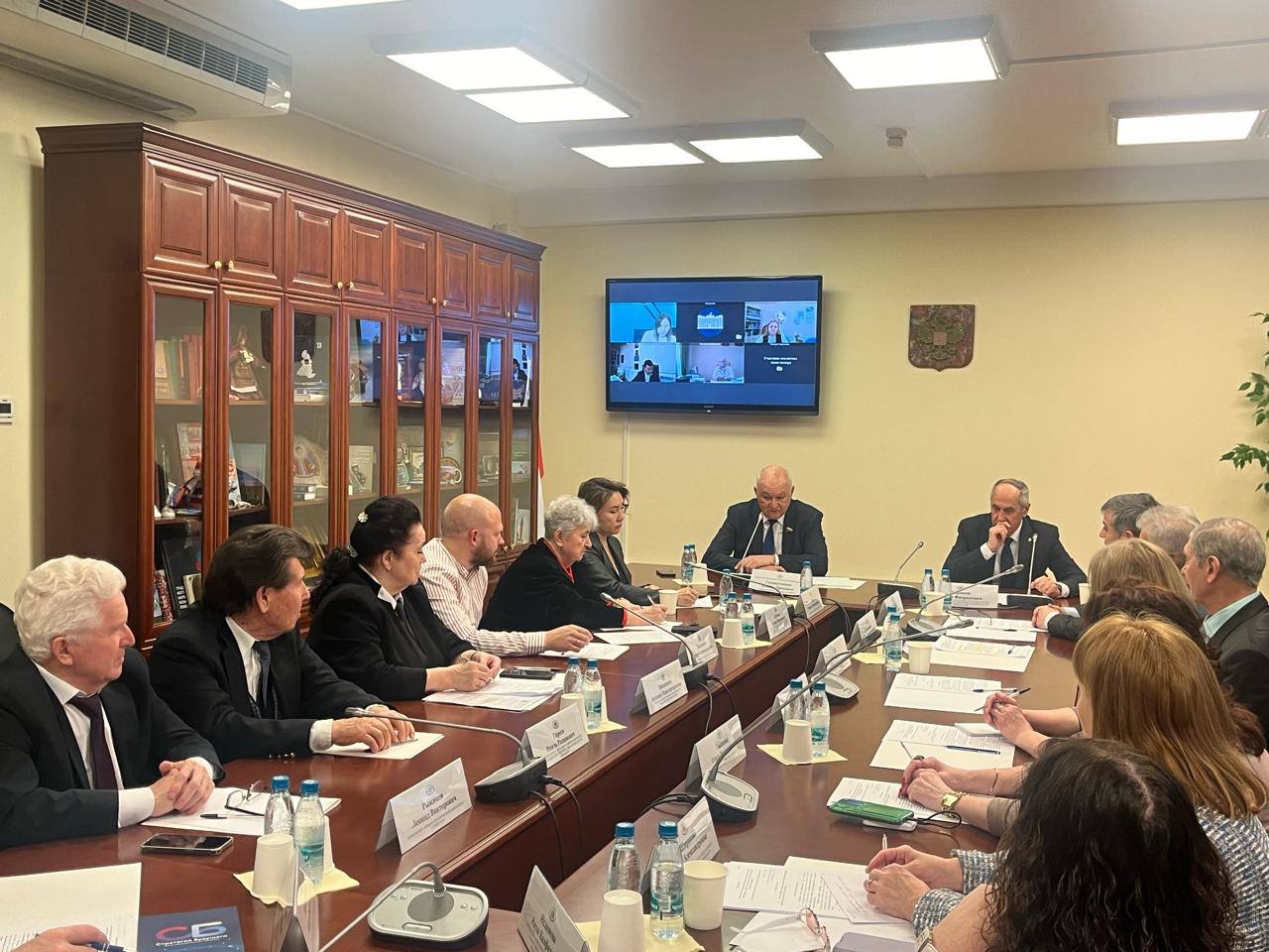 Директор РЦНВС им. Василия Манчаары, депутат Госсобрания (Ил Тумэн) РС(Я) Геннадий Васильев выступил в Госдуме на заседании рабочей группы по вопросам национальной политики Директор РЦНВС им. Василия Манчаары, депутат Госсобрания (Ил Тумэн) РС(Я) Геннадий Васильев выступил в Госдуме на заседании рабочей группы по вопросам национальной политики