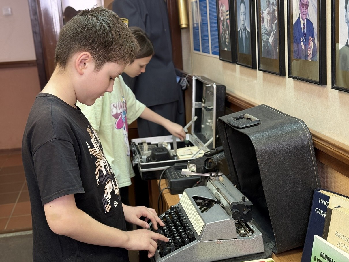 В мире закона и порядка: дети заглянули в закулисье полицейских будней В мире закона и порядка: дети заглянули в закулисье полицейских будней