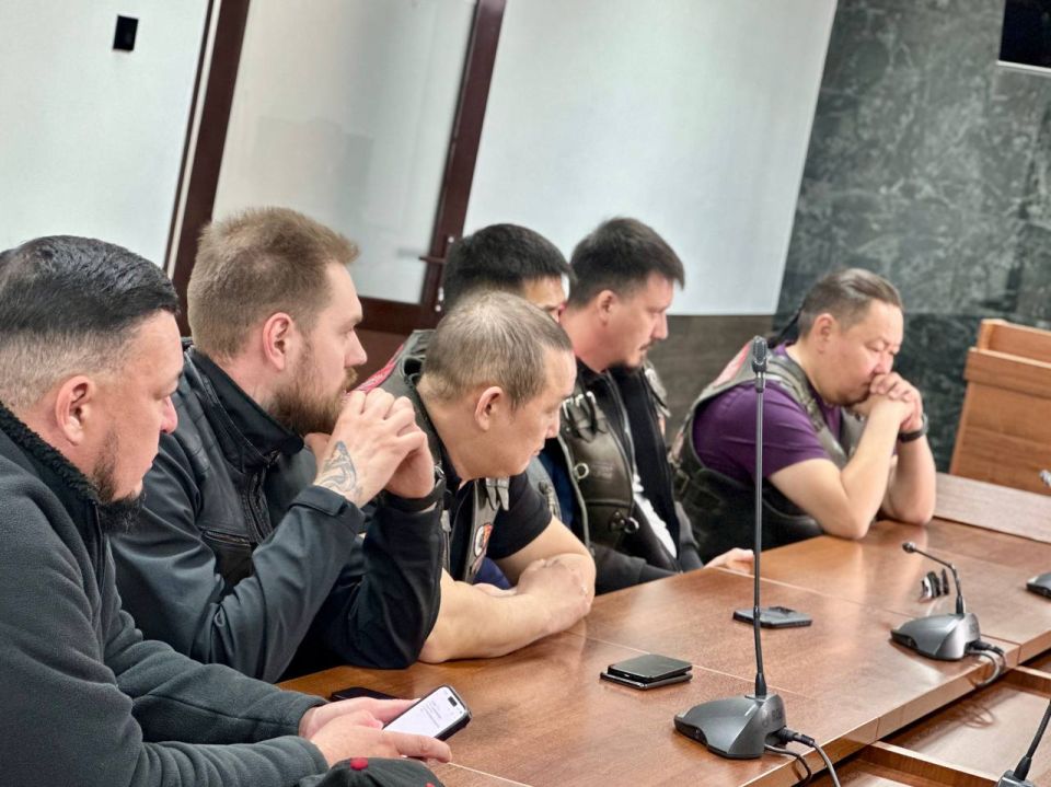 В Госавтоинспекции состоялась встреча с представителями мотоклуба «Ночные Волки» В Госавтоинспекции состоялась встреча с представителями мотоклуба «Ночные Волки»