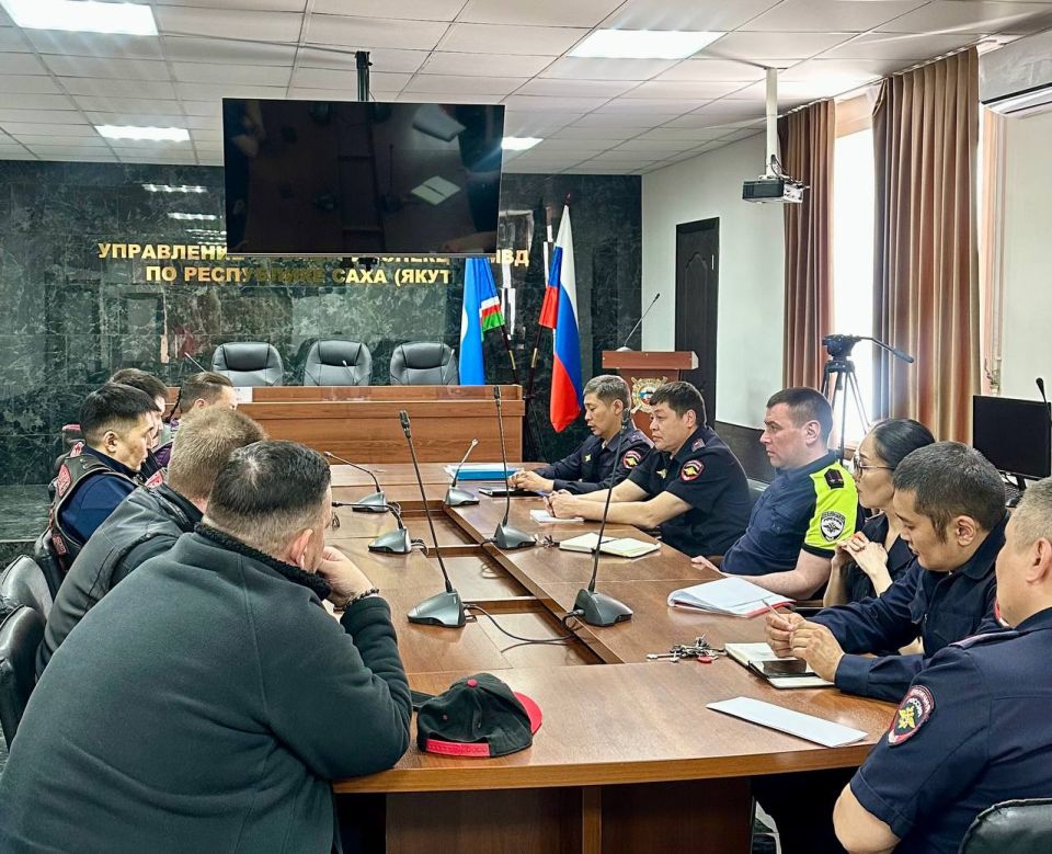 В Госавтоинспекции состоялась встреча с представителями мотоклуба «Ночные Волки» В Госавтоинспекции состоялась встреча с представителями мотоклуба «Ночные Волки»