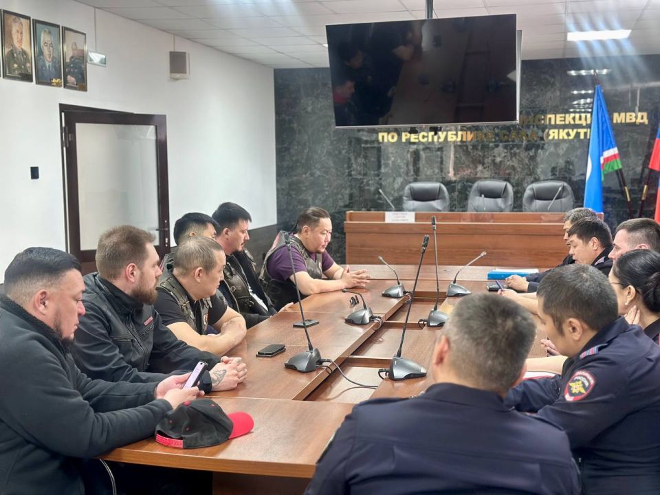В Госавтоинспекции состоялась встреча с представителями мотоклуба «Ночные Волки»
