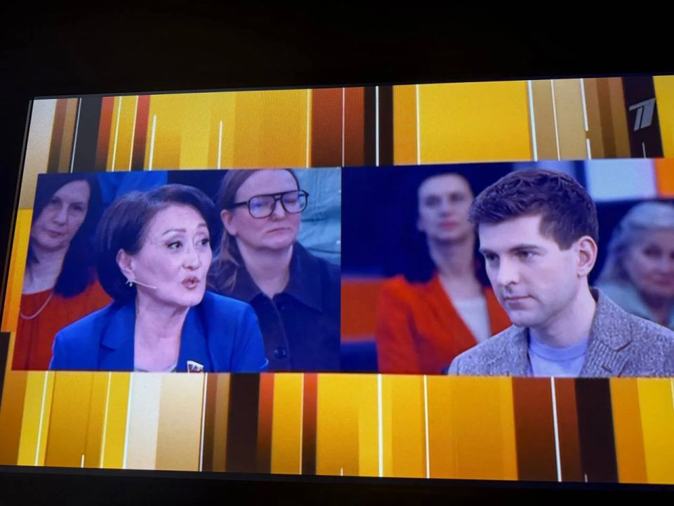 #пишут На Первом канале Сардана Авксентьева неожиданно выступила экспертом в передаче про перевал Дятлова