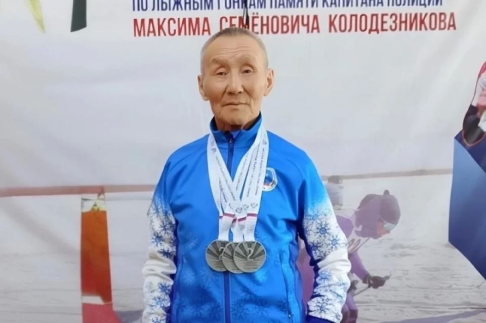 Читайте в "Аргументах и фактах" про 88-летнего ветерана милиции Степана Абрамова