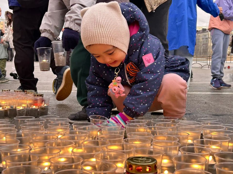 На площади Победы в Якутске проходит всероссийская акция «Свеча памяти», посвящённая 81-й годовщине Победы в Великой Отечественной войне На площади Победы в Якутске проходит всероссийская акция «Свеча памяти», посвящённая 81-й годовщине Победы в Великой Отечественной войне