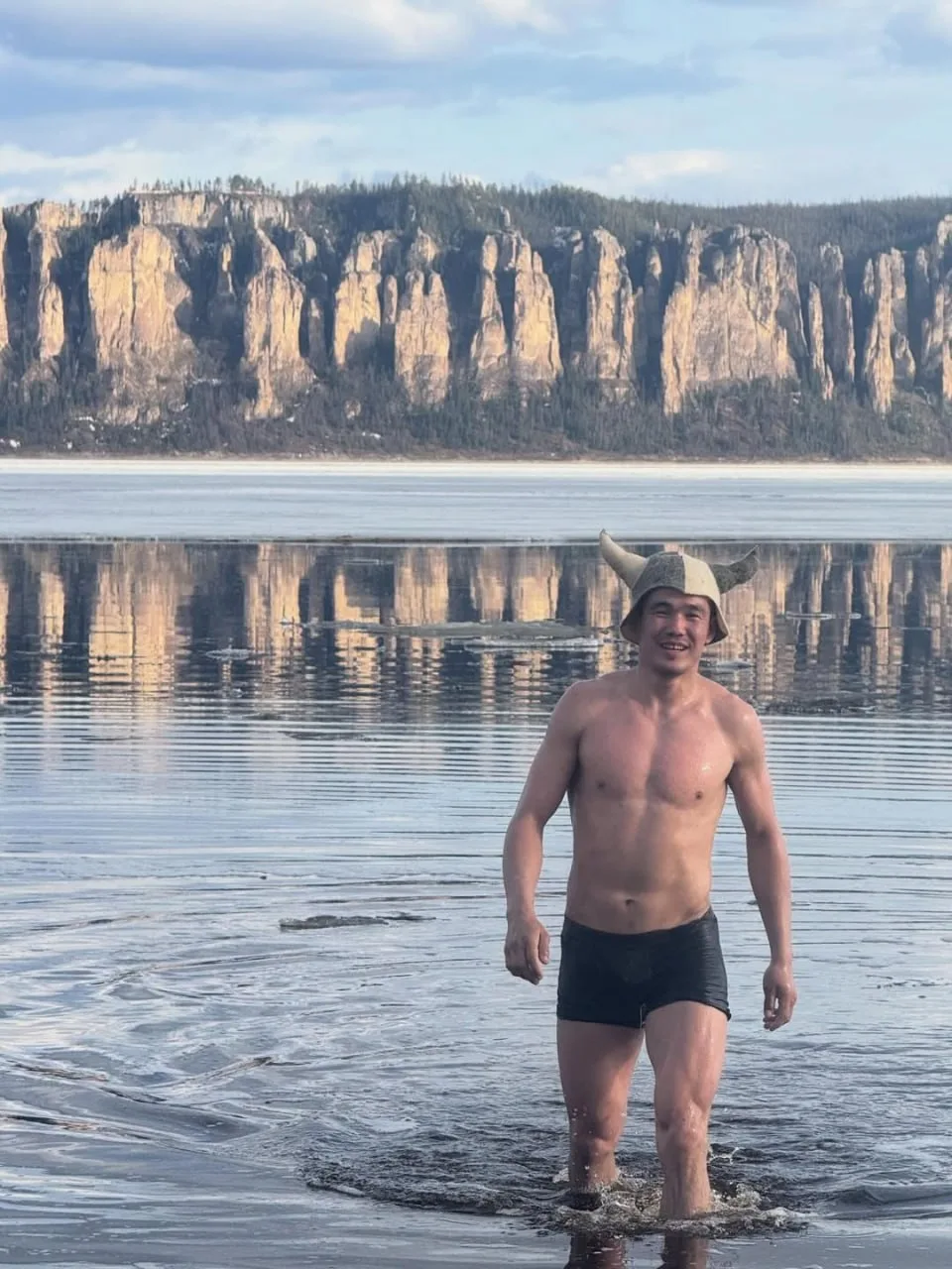 Спортсмен Семен Ануфриев уже открыл купальный сезон! Узнаете локацию? @sakhaday
