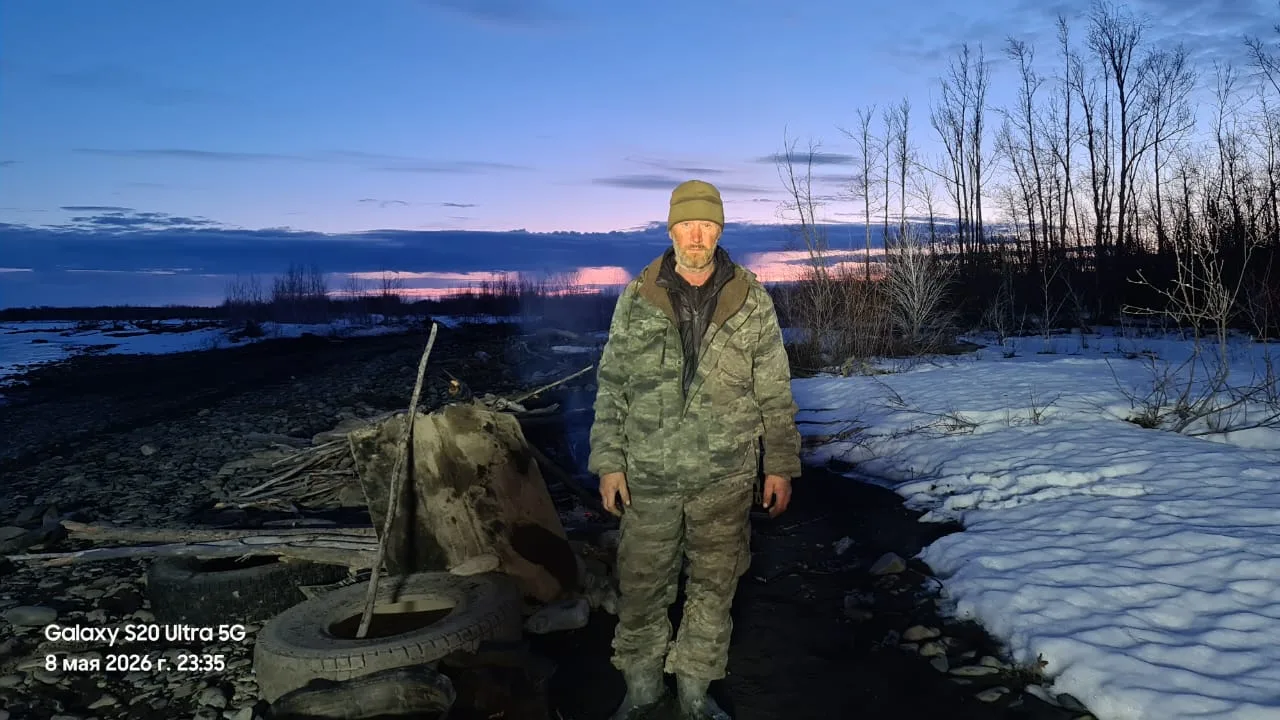В Верхнеколымском районе спасли водителя из Амурской области, застрявшего на закрытом зимнике