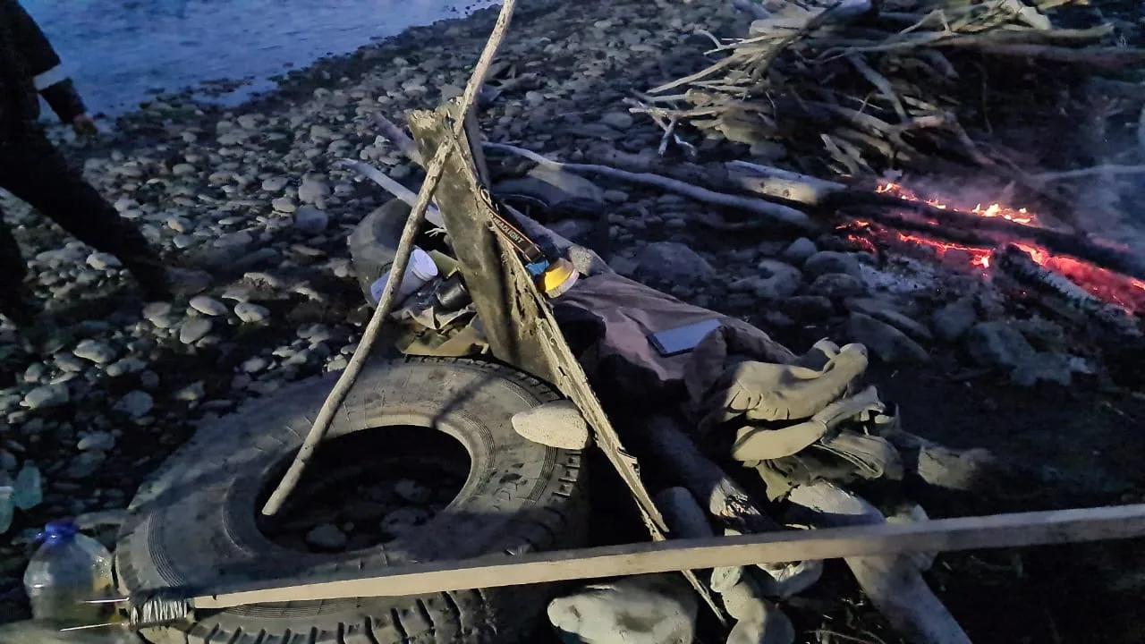 В Верхнеколымском районе спасли водителя из Амурской области, застрявшего на закрытом зимнике В Верхнеколымском районе спасли водителя из Амурской области, застрявшего на закрытом зимнике