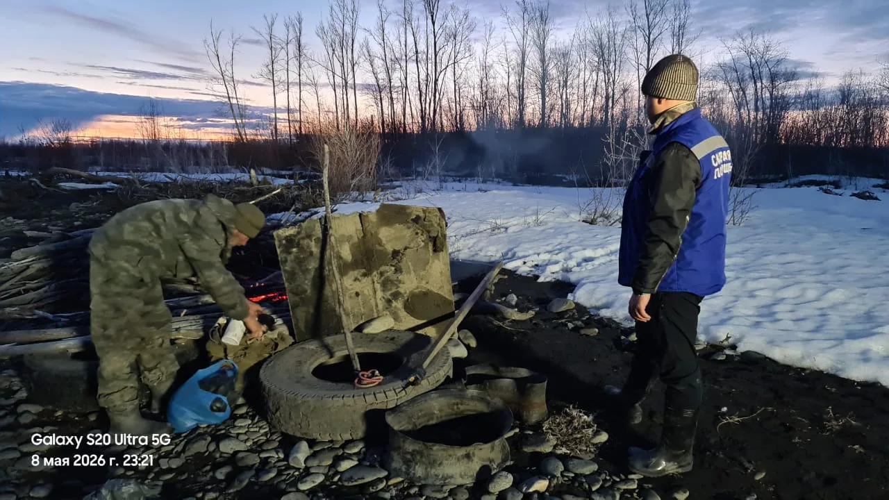 В Верхнеколымском районе спасли водителя из Амурской области, застрявшего на закрытом зимнике В Верхнеколымском районе спасли водителя из Амурской области, застрявшего на закрытом зимнике