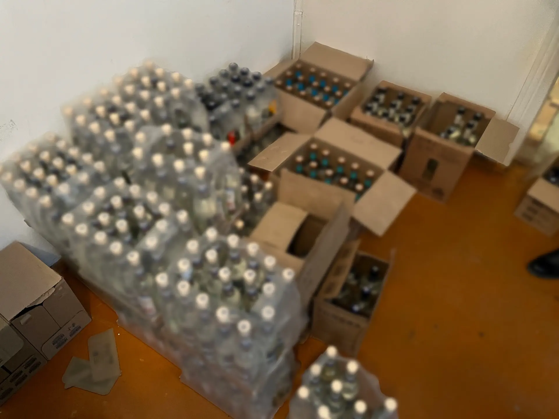 В Якутске полицейские пресекли деятельность подпольного магазина доставки алкоголя В Якутске полицейские пресекли деятельность подпольного магазина доставки алкоголя