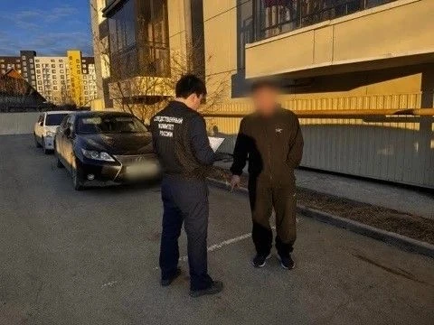 В Якутске возбудили дело после гибели малыша, выпавшего из окна балкона