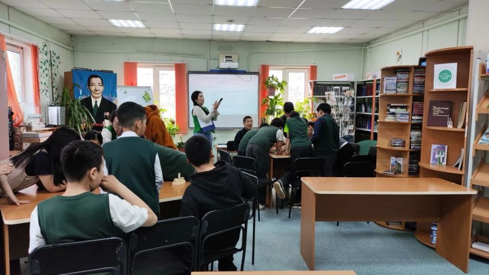 В сельской модельной библиотеке-филиале №9 им. И.Д. Панаева села Хатассы прошел познавательный урок «Книжный навигатор» в рамках Года библиографии в Централизованной библиотечной системе города Якутска В сельской модельной библиотеке-филиале №9 им. И.Д. Панаева села Хатассы прошел познавательный урок «Книжный навигатор» в рамках Года библиографии в Централизованной библиотечной системе города Якутска