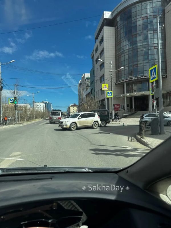 По Орджоникидзе две аварии