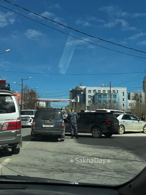 По Орджоникидзе две аварии По Орджоникидзе две аварии