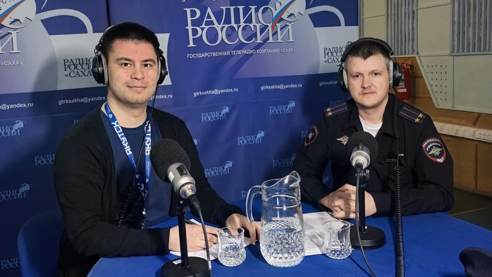 В новом выпуске передачи "Попутчик" - ГТРК "Саха" заместитель начальника Центра автоматизированной фиксации административных правонарушений в области дорожного движения Управления Госавтоинспекции МВД по РС (Я) Михаил Вятлев... В новом выпуске передачи "Попутчик" - ГТРК "Саха" заместитель начальника Центра автоматизированной фиксации административных правонарушений в области дорожного движения Управления Госавтоинспекции МВД по РС (Я) Михаил Вятлев...