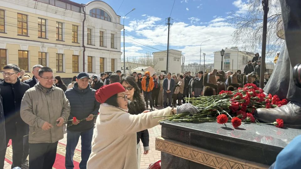В Якутске почтили память Василия Никифорова-Кюлюмнюр в честь 160-летия со дня рождения