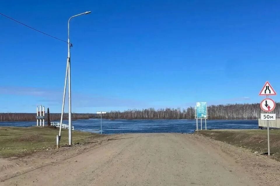 В Якутии закрыли два участка дороги «Борогон» из-за перелива воды В Якутии закрыли два участка дороги «Борогон» из-за перелива воды