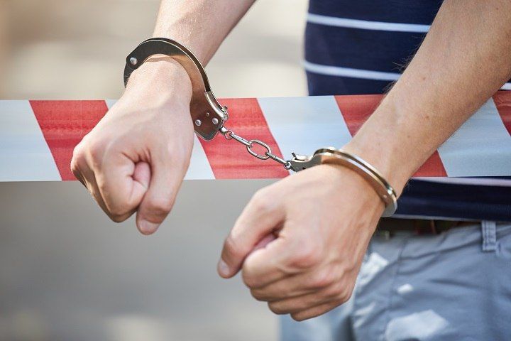 Получил пять суток ареста за нежелание платить штраф