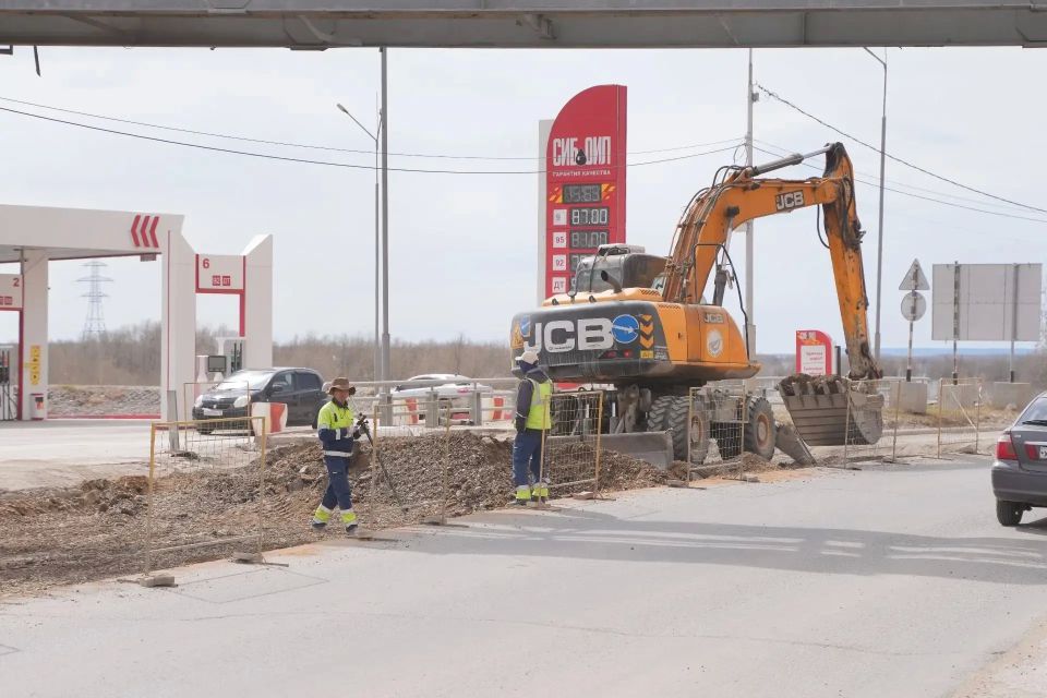 В ходе рабочего объезда по городу осмотрели объекты дорожного строительства и ремонта В ходе рабочего объезда по городу осмотрели объекты дорожного строительства и ремонта