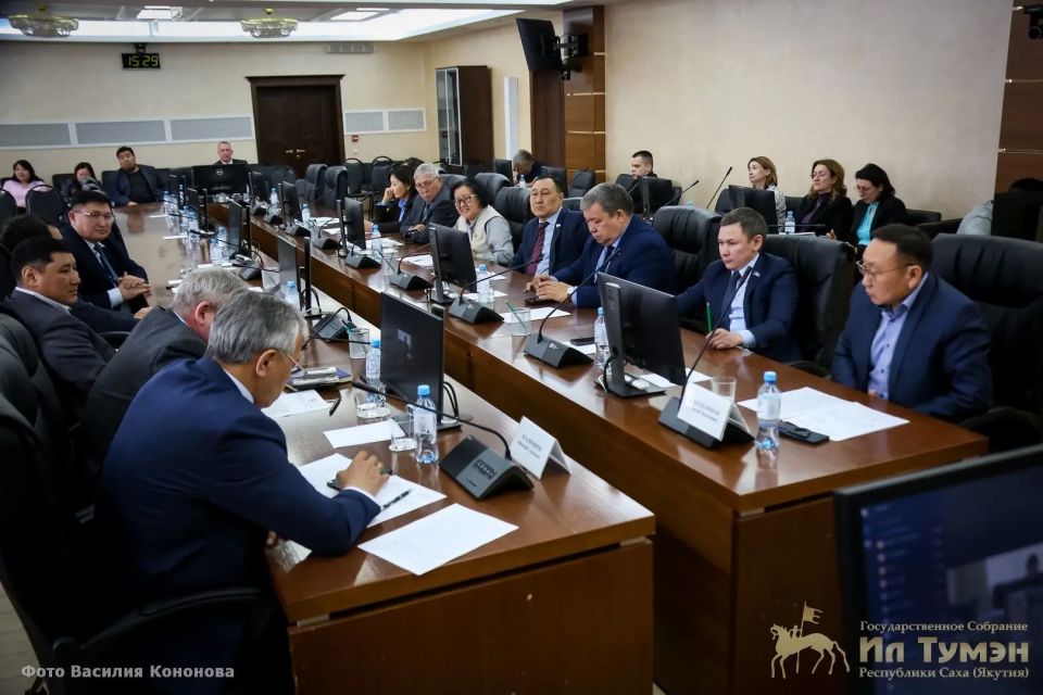 Народные депутаты рассмотрели итоги деятельности транспортного комплекса Якутии за 2025 год