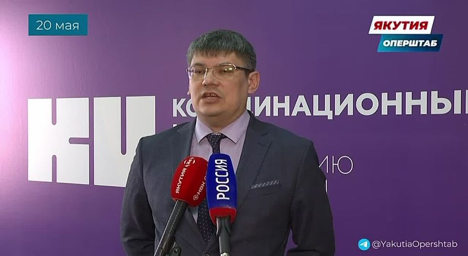 Более 50 огнеборцев тушат природные пожары в Якутии