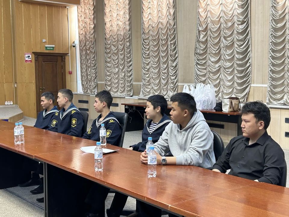 В преддверии Дня полярника обсудили развитие транспортной инфраструктуры северных районов Якутии со студентами колледжей и университетов транспортного кластера республики В преддверии Дня полярника обсудили развитие транспортной инфраструктуры северных районов Якутии со студентами колледжей и университетов транспортного кластера республики