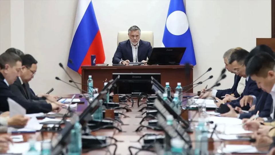 В Якутске состоялось заседание Проектного офиса по стратегическому развитию и национальным проектам под руководством Председателя Правительства республики Кирилла Бычкова