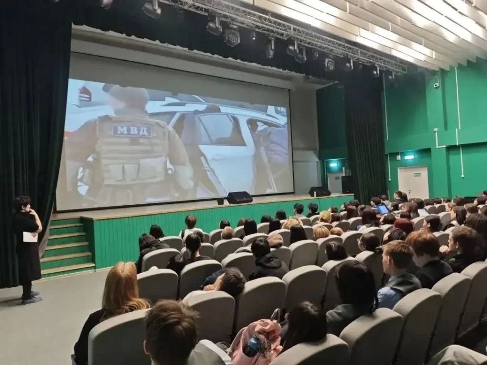 В Якутии в ходе акции «Сообщи, где торгуют смертью» полицией изъято из незаконного оборота около 1 кг наркотиков В Якутии в ходе акции «Сообщи, где торгуют смертью» полицией изъято из незаконного оборота около 1 кг наркотиков