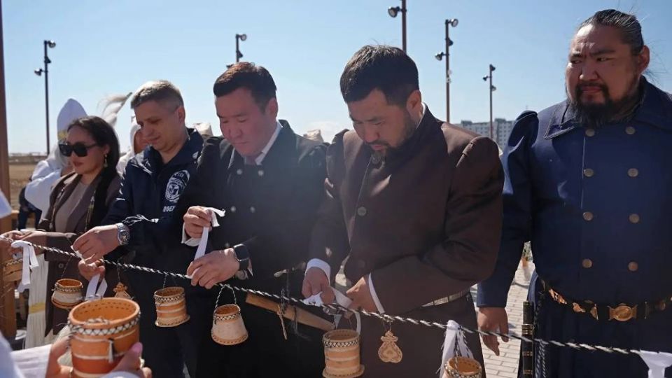 В Якутске открыли этнопарк «Ытык Сир» В Якутске открыли этнопарк «Ытык Сир»