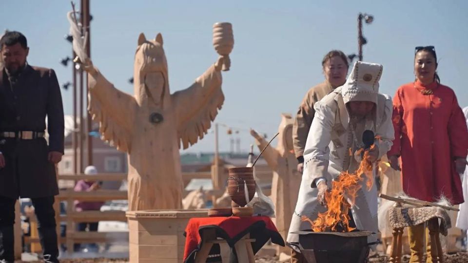 В Якутске открыли этнопарк «Ытык Сир» В Якутске открыли этнопарк «Ытык Сир»