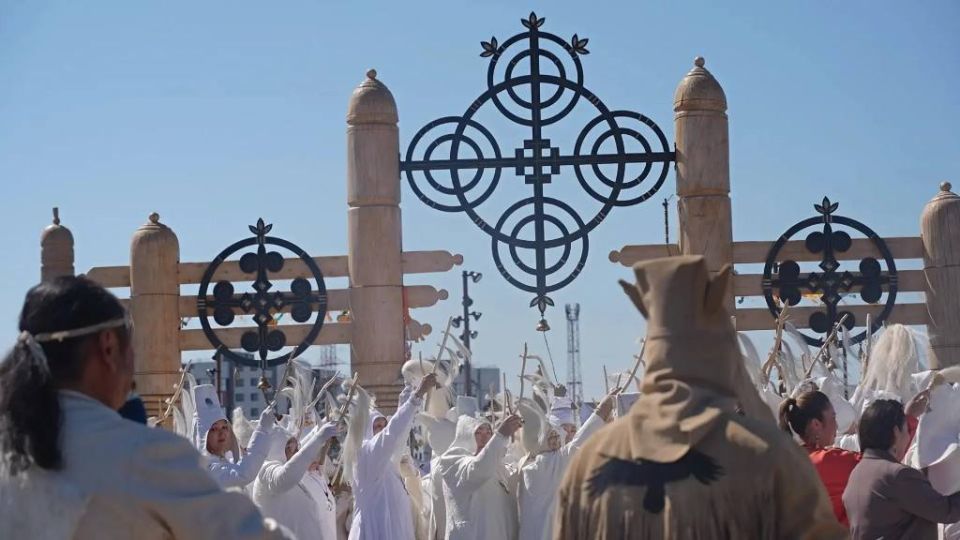 В Якутске открыли этнопарк «Ытык Сир» В Якутске открыли этнопарк «Ытык Сир»