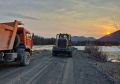 В Оймяконском улусе на размытом участке автодороги обустроили временный объезд