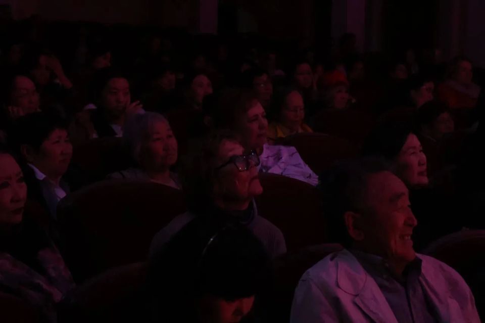 «Сахаантала» и якутское кино украсили Дни культуры Якутии в Республике Алтай «Сахаантала» и якутское кино украсили Дни культуры Якутии в Республике Алтай