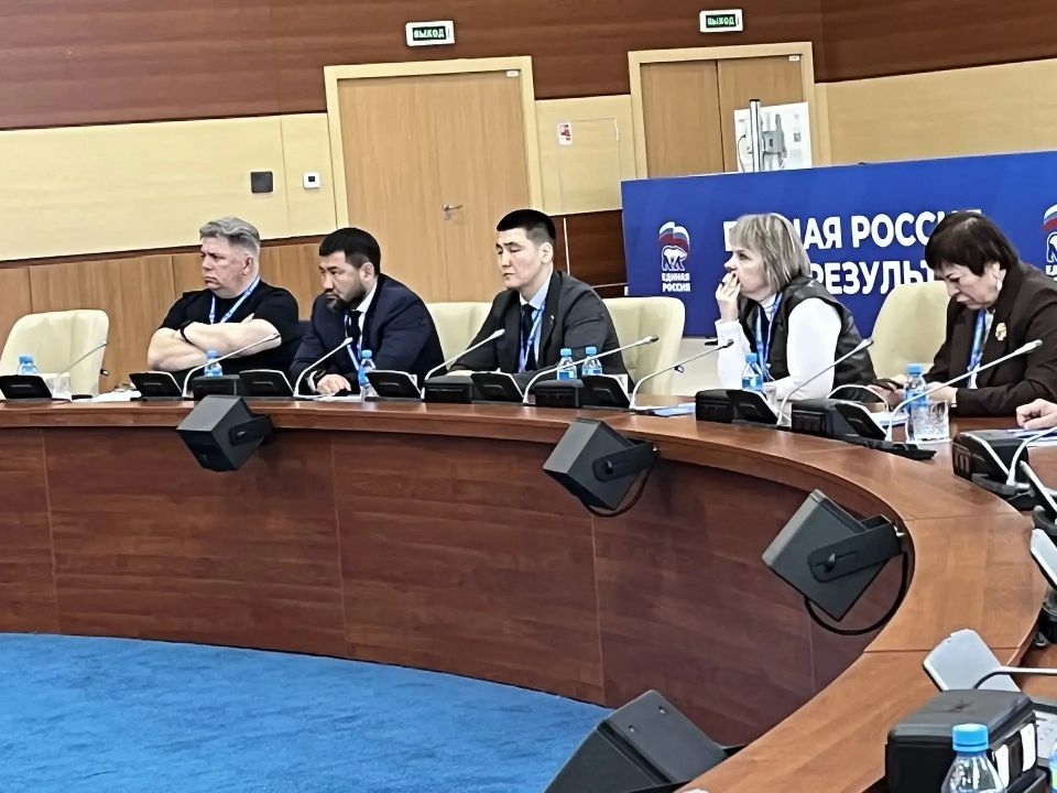 Вместе с коллегами-однопартийцами Якутского регионального отделения «Единой России» принимаю участие в Дальневосточном форуме «Есть результат!» во Владивостоке Вместе с коллегами-однопартийцами Якутского регионального отделения «Единой России» принимаю участие в Дальневосточном форуме «Есть результат!» во Владивостоке