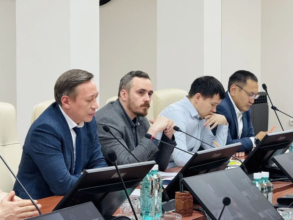 Провёл совещание по строительству дорог в рамках нацпроекта «Инфраструктура для жизни» Провёл совещание по строительству дорог в рамках нацпроекта «Инфраструктура для жизни»