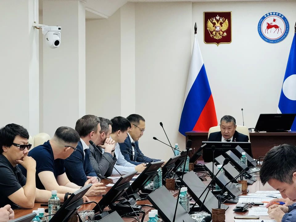 Провёл совещание по строительству дорог в рамках нацпроекта «Инфраструктура для жизни»