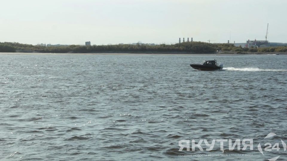 Скоростные катера начали перевозить пассажиров между Якутском и Нижним Бестяхом