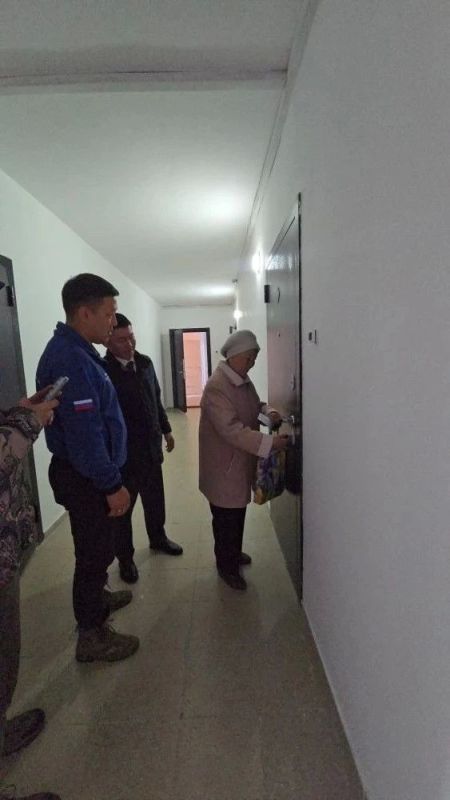 В Среднеколымске открылся первый каменный четырехэтажный дом для переселенцев из аварийного жилья