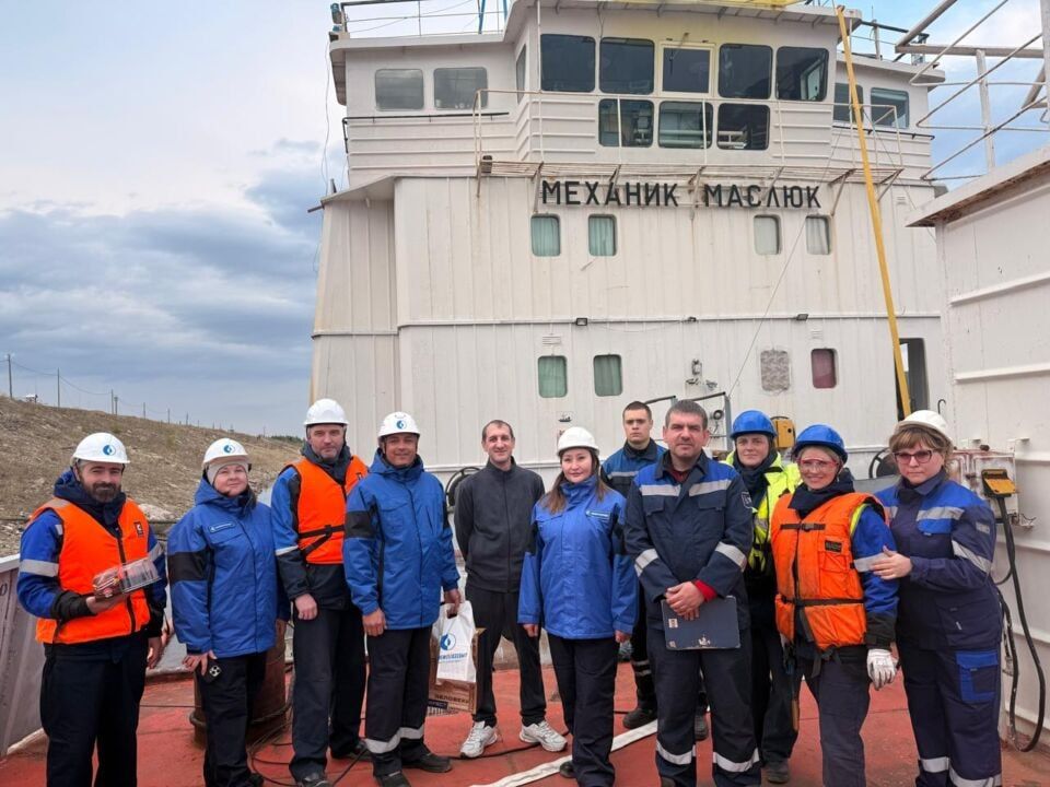 Ленская нефтебаза АО «Саханефтегазсбыт» начала прием первого танкера с топливом