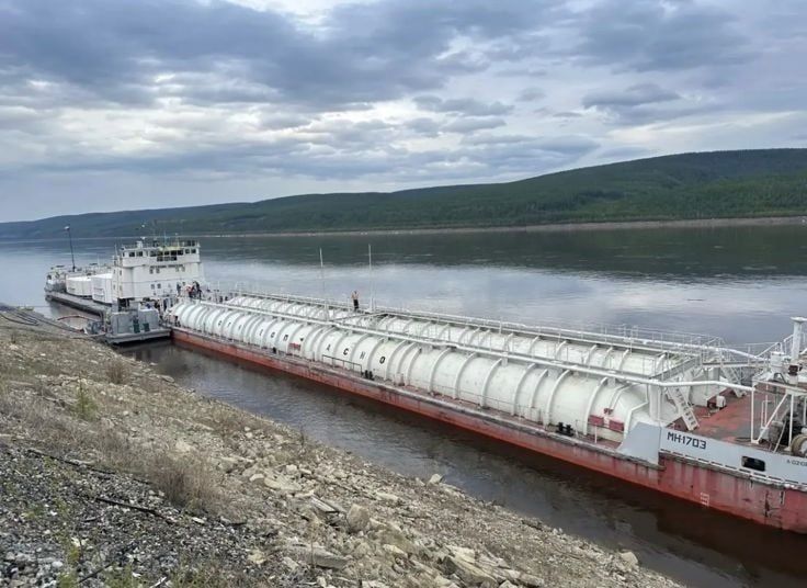 Ленская нефтебаза АО «Саханефтегазсбыт» начала прием первого танкера с топливом Ленская нефтебаза АО «Саханефтегазсбыт» начала прием первого танкера с топливом
