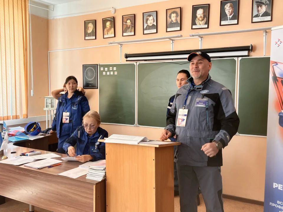 Искры мастерства, точность движений и профессия, на которой буквально держится современный мир Искры мастерства, точность движений и профессия, на которой буквально держится современный мир
