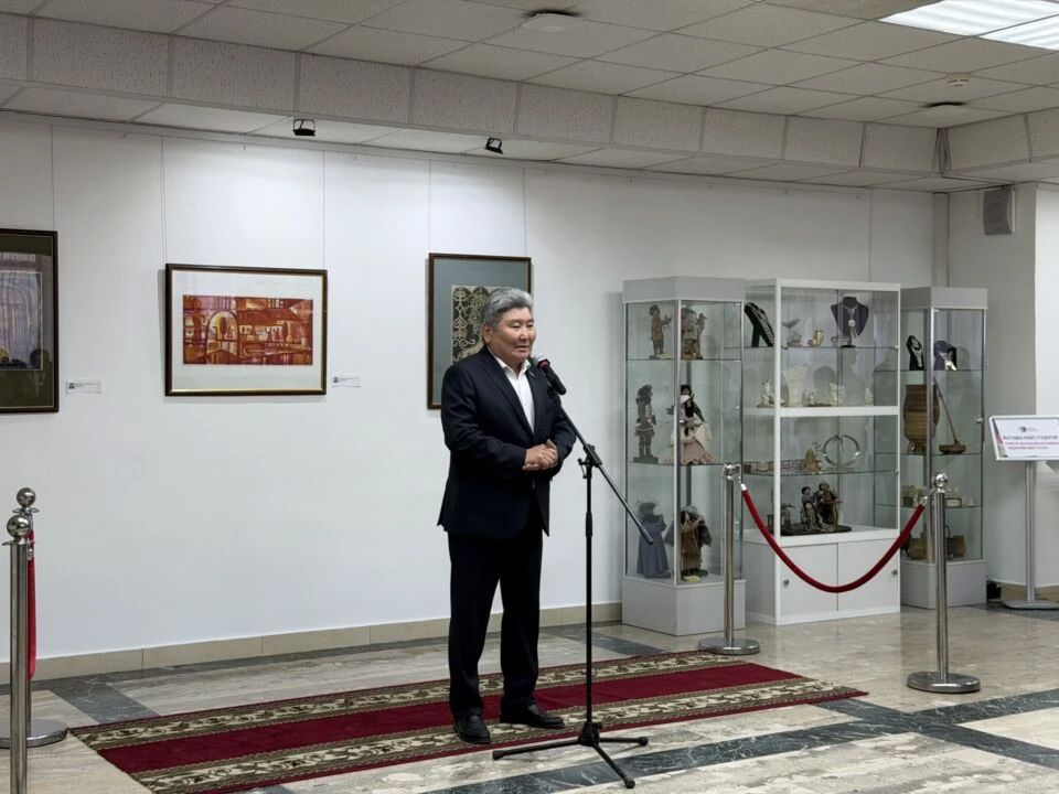 В Якутске открылась экспозиция «Депутаты — обществу» В Якутске открылась экспозиция «Депутаты — обществу»