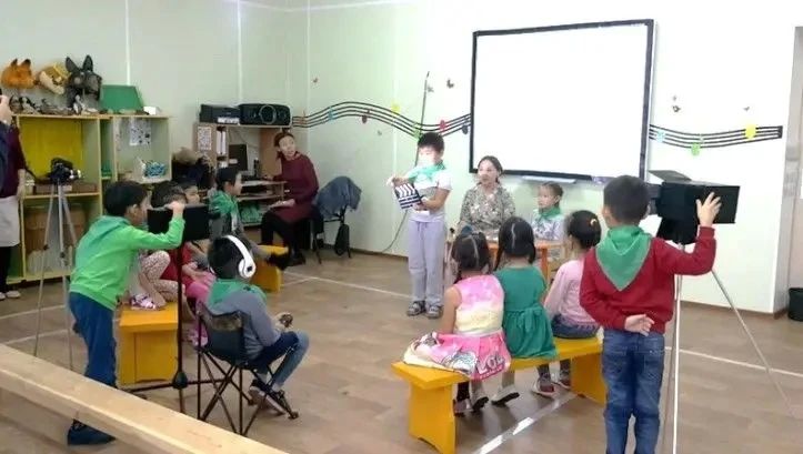 Продолжаем знакомить с участниками конференции «Педагогика детства: сохранение языков и культуры» Продолжаем знакомить с участниками конференции «Педагогика детства: сохранение языков и культуры»