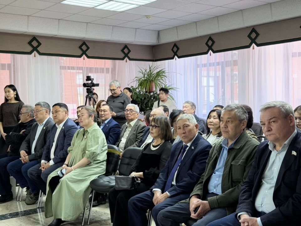В Якутске открылась экспозиция «Депутаты — обществу» В Якутске открылась экспозиция «Депутаты — обществу»