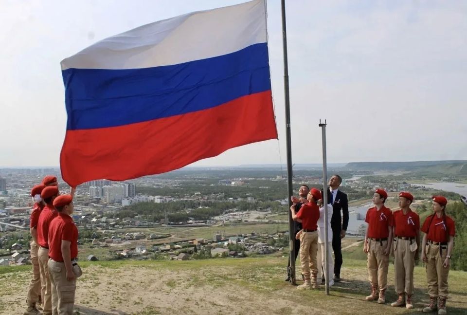 Сегодня Всероссийское военно-патриотическое движение «Юнармия» отмечает 10-летний юбилей Сегодня Всероссийское военно-патриотическое движение «Юнармия» отмечает 10-летний юбилей