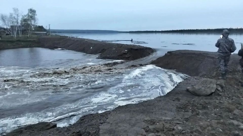 В Эжанцах Якутии дежурят спасатели В Эжанцах Якутии дежурят спасатели