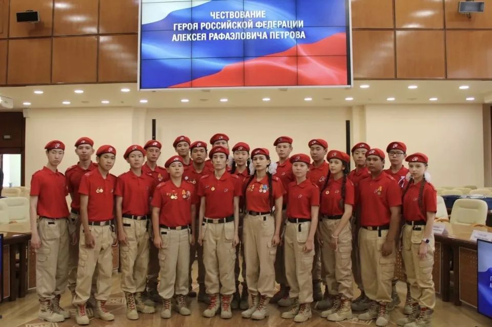 Сегодня Всероссийское военно-патриотическое движение «Юнармия» отмечает 10-летний юбилей Сегодня Всероссийское военно-патриотическое движение «Юнармия» отмечает 10-летний юбилей